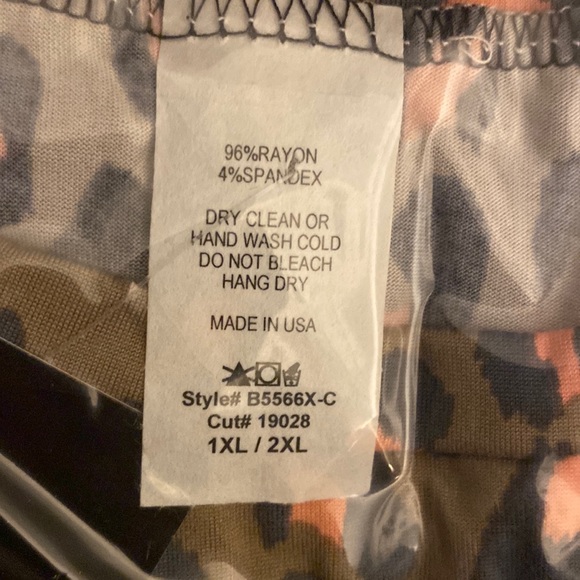 Plus size (size 1X/2X) pink leopard asymmetrical top - Picture 4 of 6